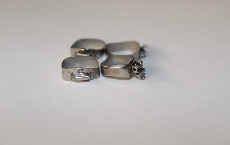 Molar band with U2 L1 Tubes